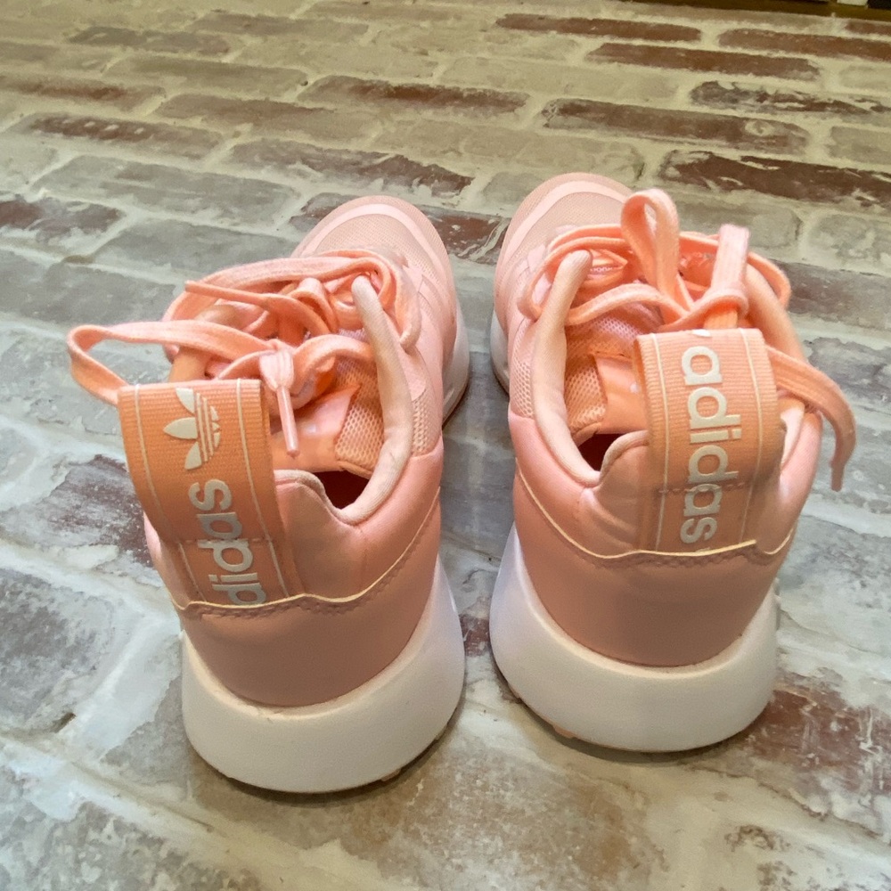 Women’s Adidas Sneakers - Picture 3 of 6